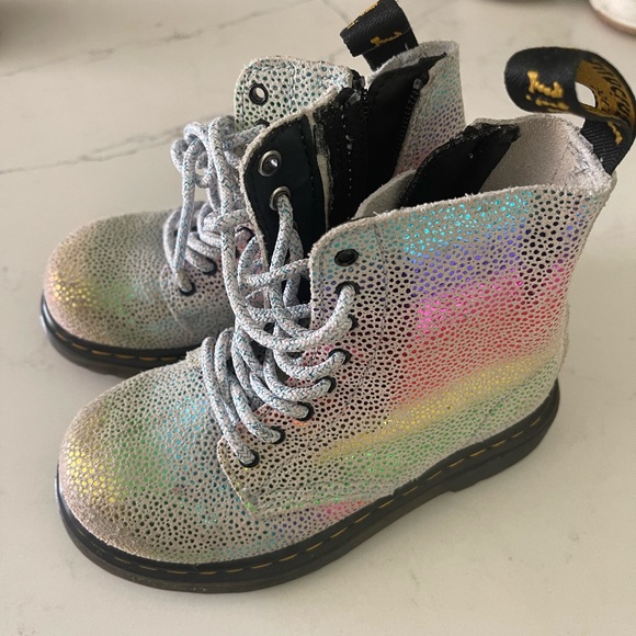 Kids Doc Martens never worn size 8 - Picture 2 of 2